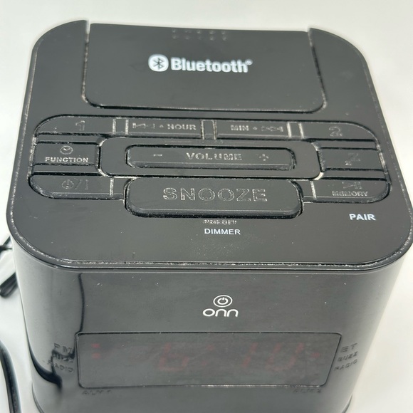 onn bluetooth Clock radio - Picture 10 of 16